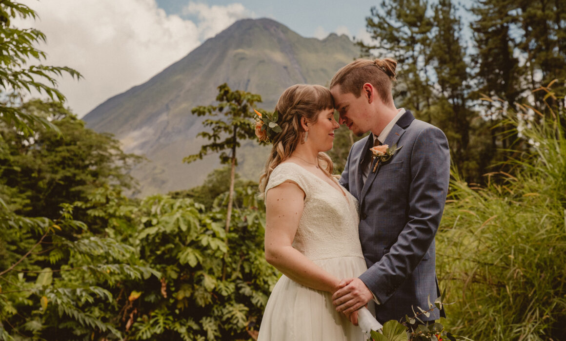 Costa Rica Elopement Photography. La Fortuna elopement Photography