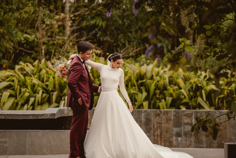 La Fortuna wedding photographer capturing Jamila and Dan's destination wedding portrait with Arenal Volcano in the background, Costa Rica