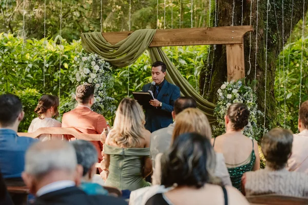Wedding rings on a Costa Rican marriage record